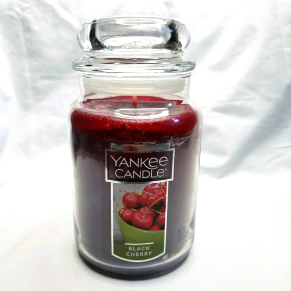 YANKEE CANDLE BLACK CHERRY
